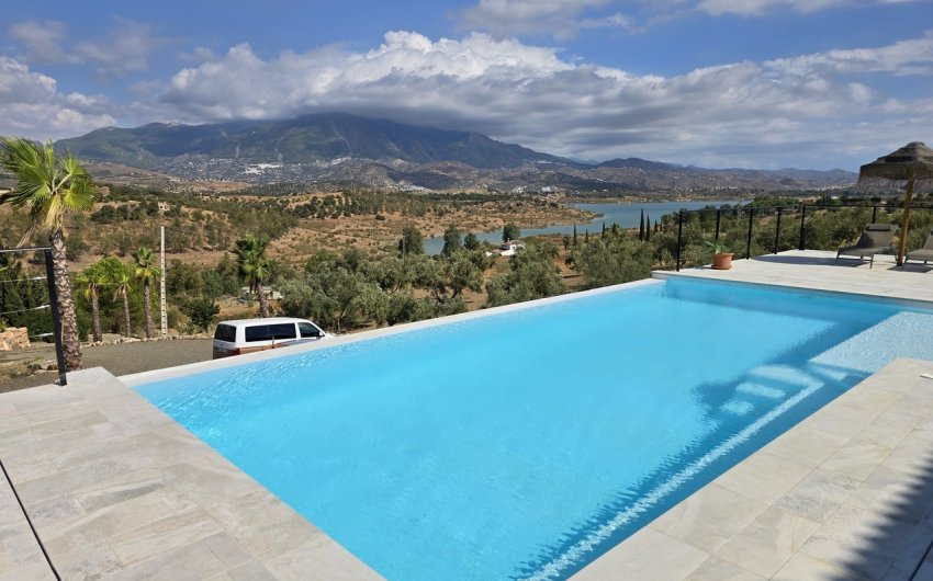 Reventa - Villa -
Los Romanes - Inland