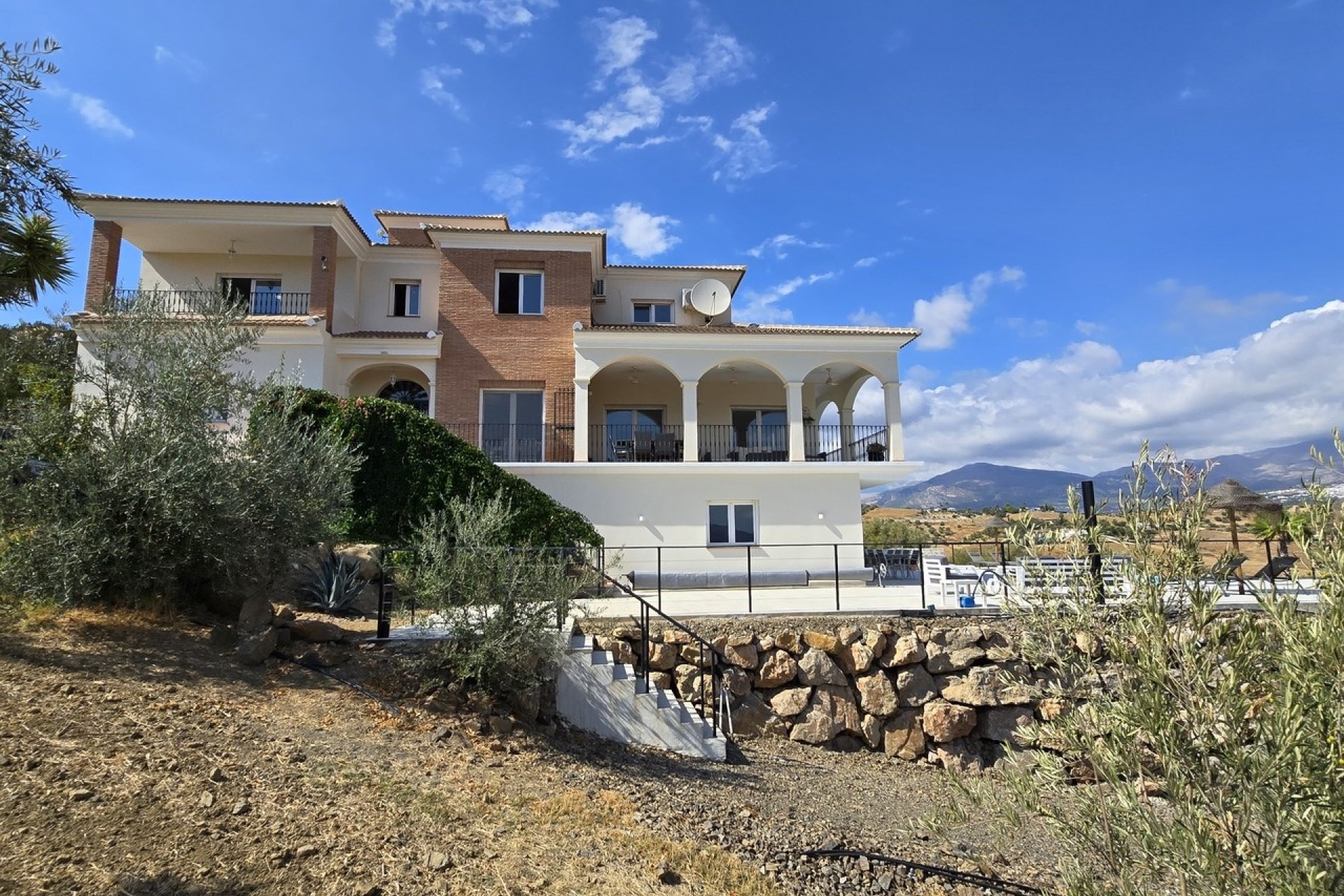 Reventa - Villa -
Los Romanes - Inland