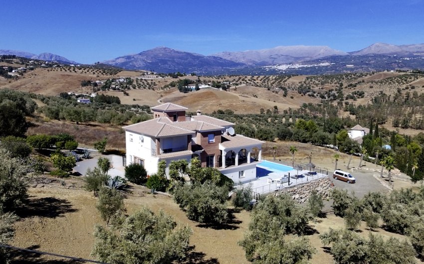 Reventa - Villa -
Los Romanes - Inland