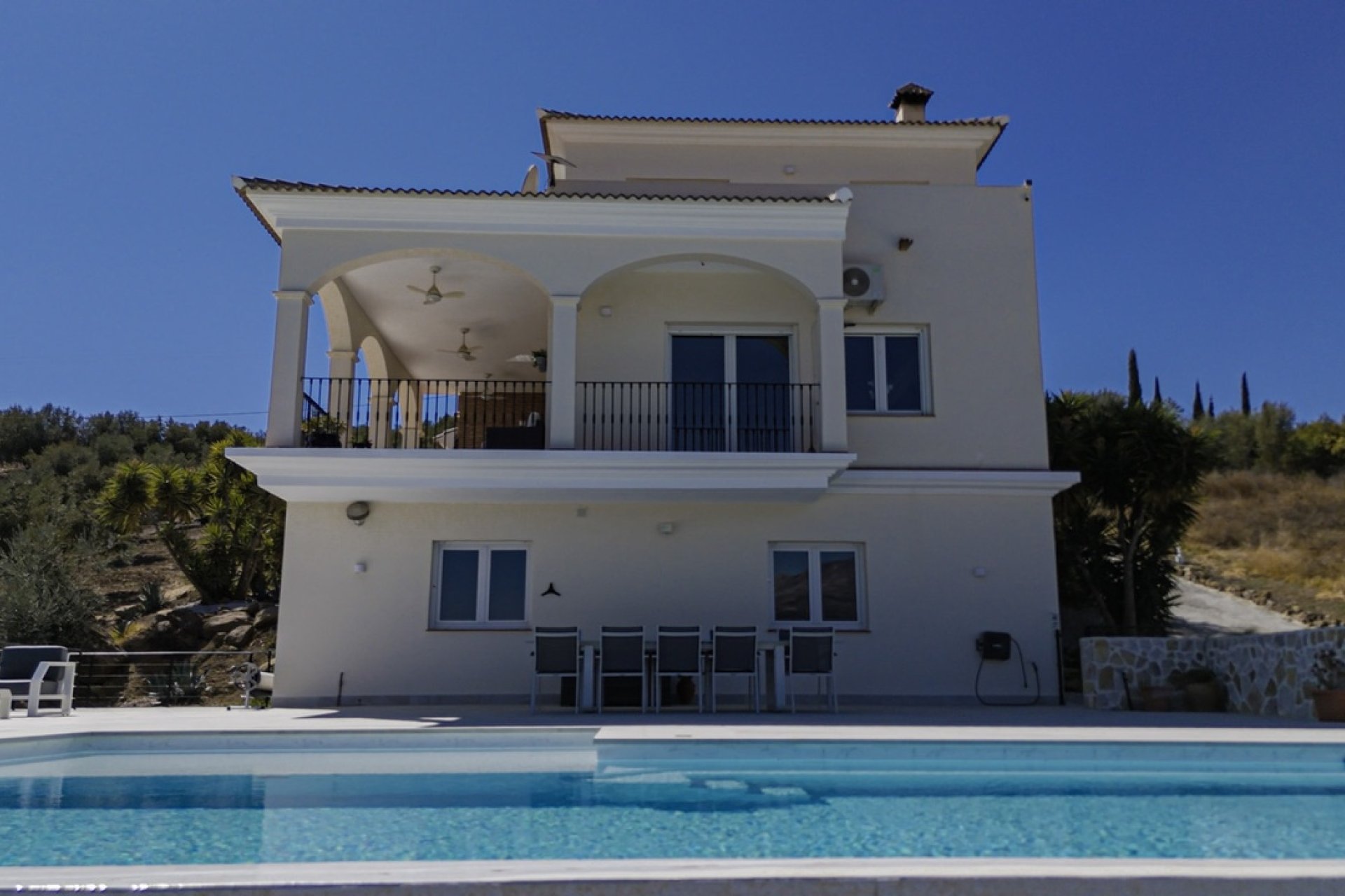 Reventa - Villa -
Los Romanes - Inland