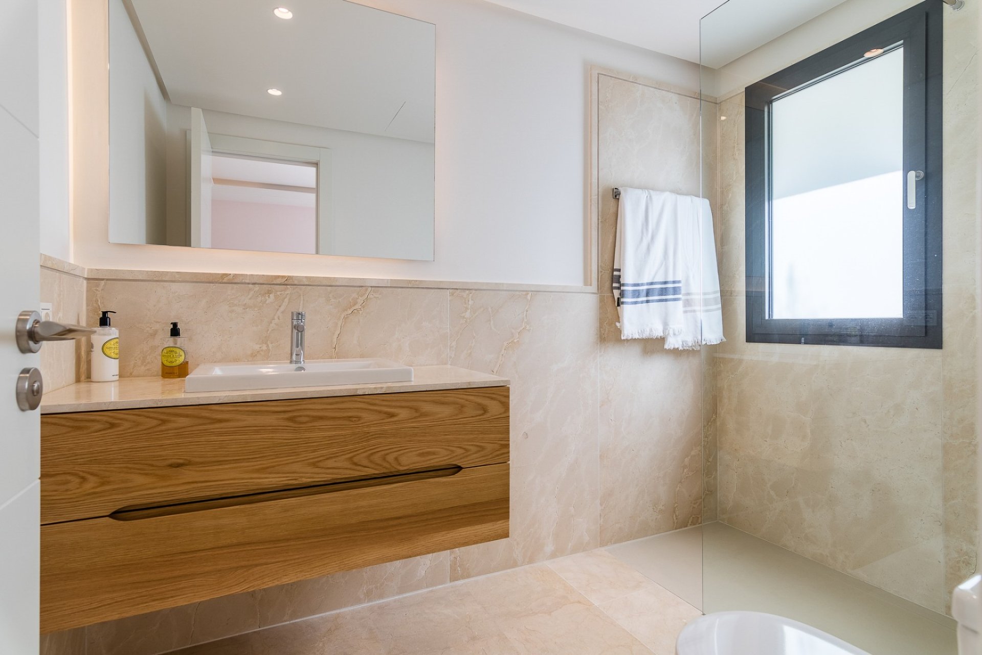 Reventa - Villa -
Marbella - Nueva Andalucía