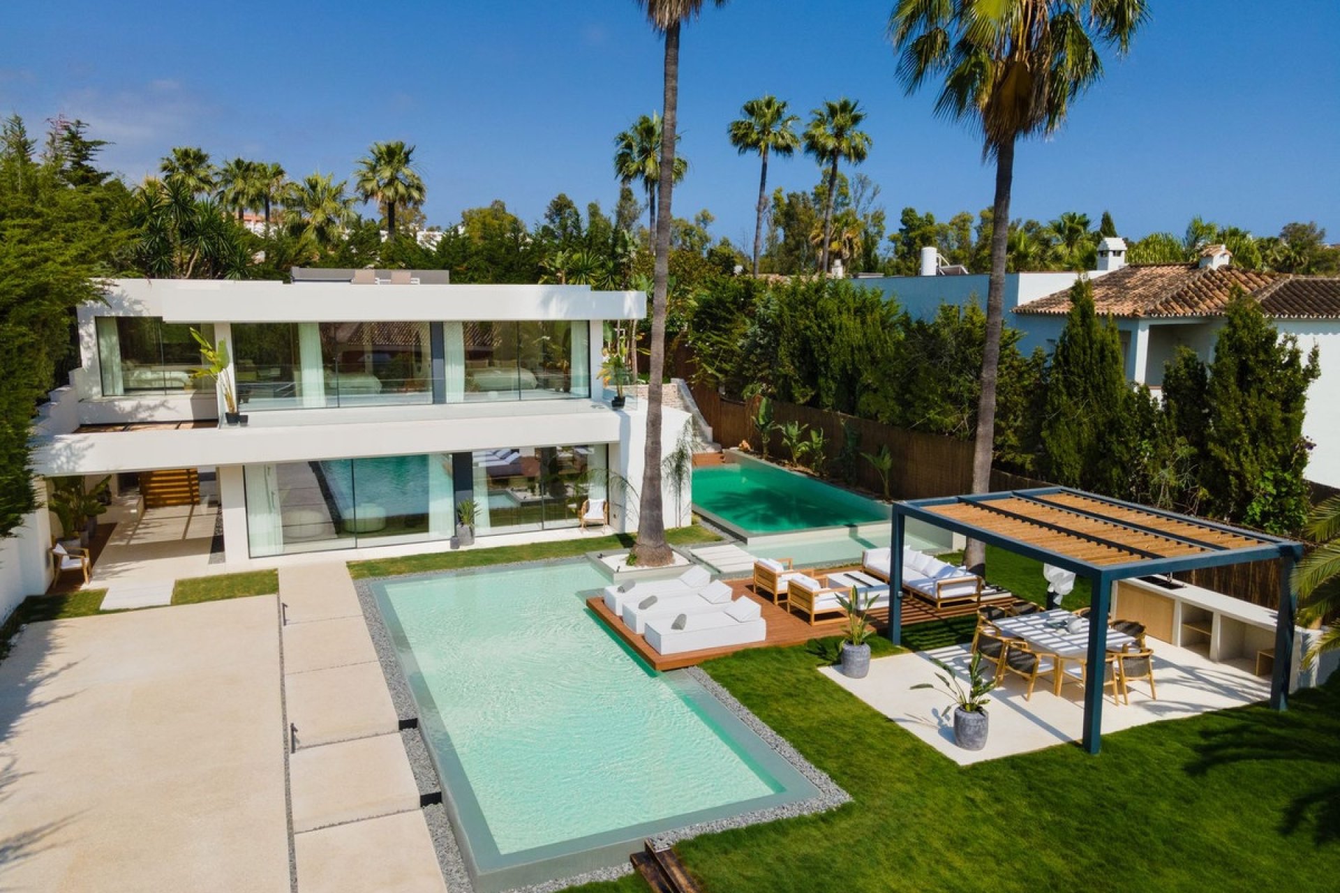 Reventa - Villa -
Nueva Andalucía - Costa del Sol