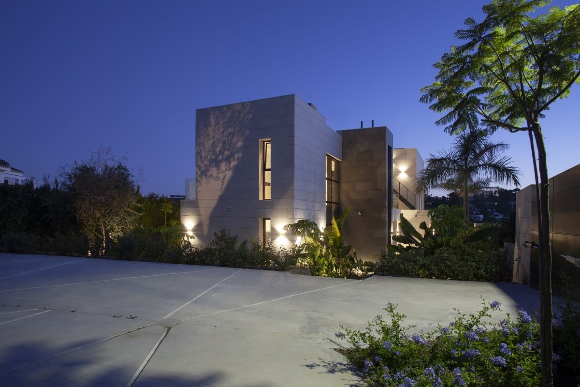 Reventa - Villa -
Nueva Andalucía - Costa del Sol