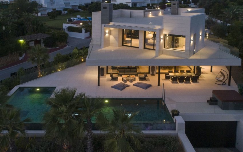 Reventa - Villa -
Nueva Andalucía - Costa del Sol