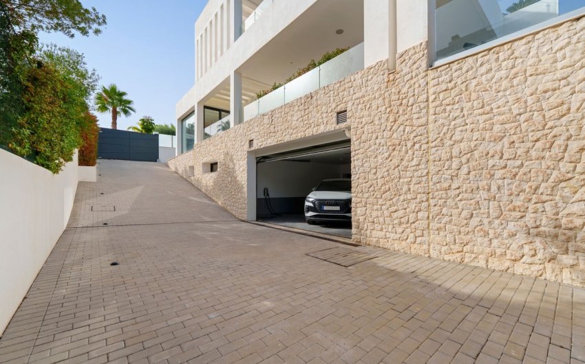 Reventa - Villa -
Nueva Andalucía - Costa del Sol