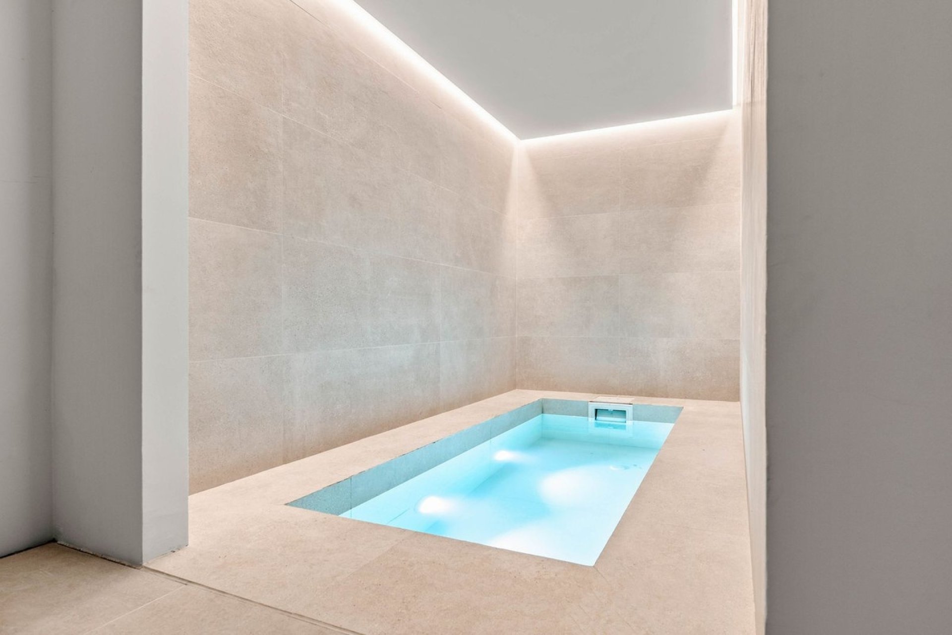 Reventa - Villa -
Nueva Andalucía - Costa del Sol