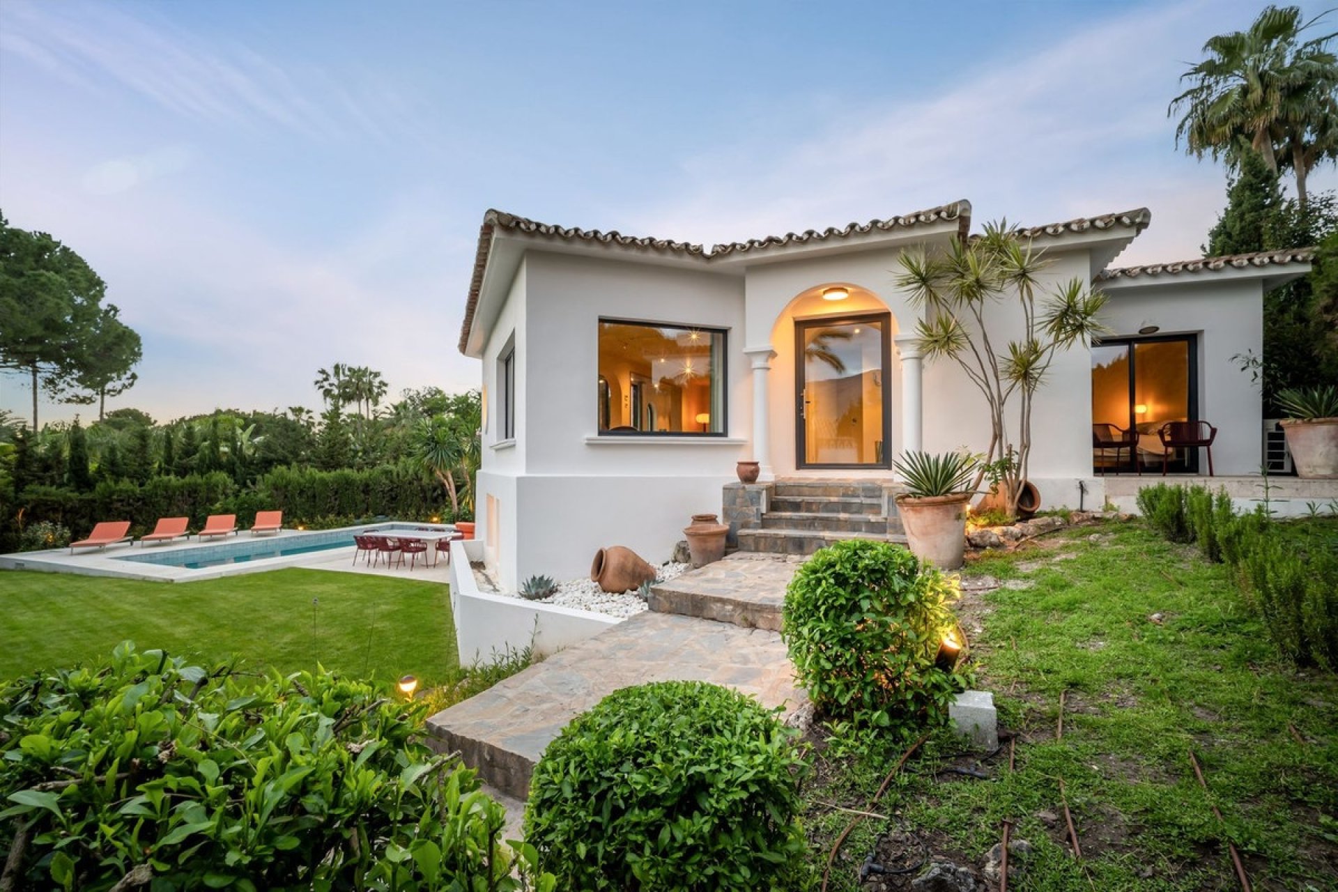 Reventa - Villa -
Nueva Andalucía - Costa del Sol
