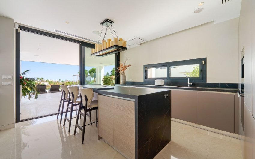 Reventa - Villa -
Nueva Andalucía - Costa del Sol