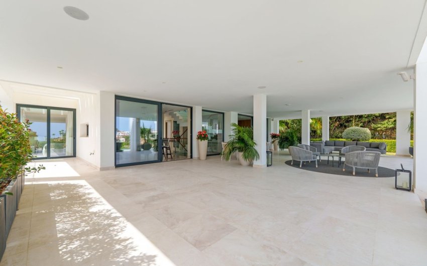 Reventa - Villa -
Nueva Andalucía - Costa del Sol