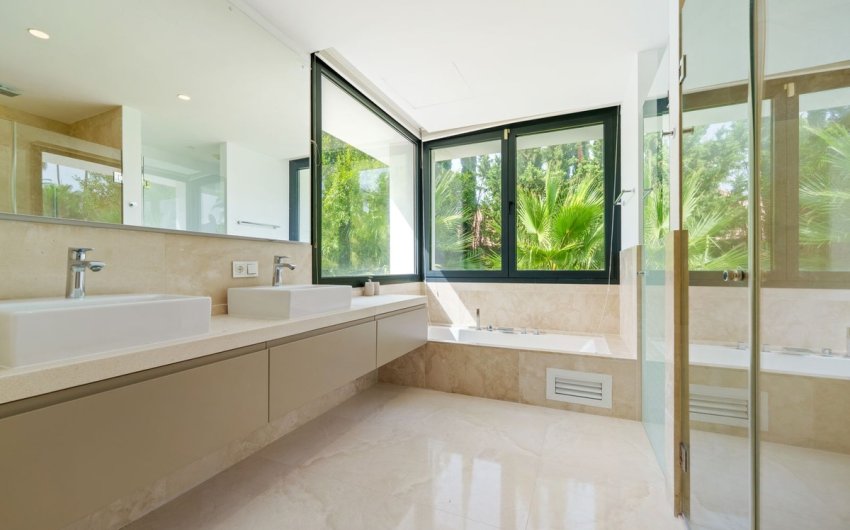 Reventa - Villa -
Nueva Andalucía - Costa del Sol