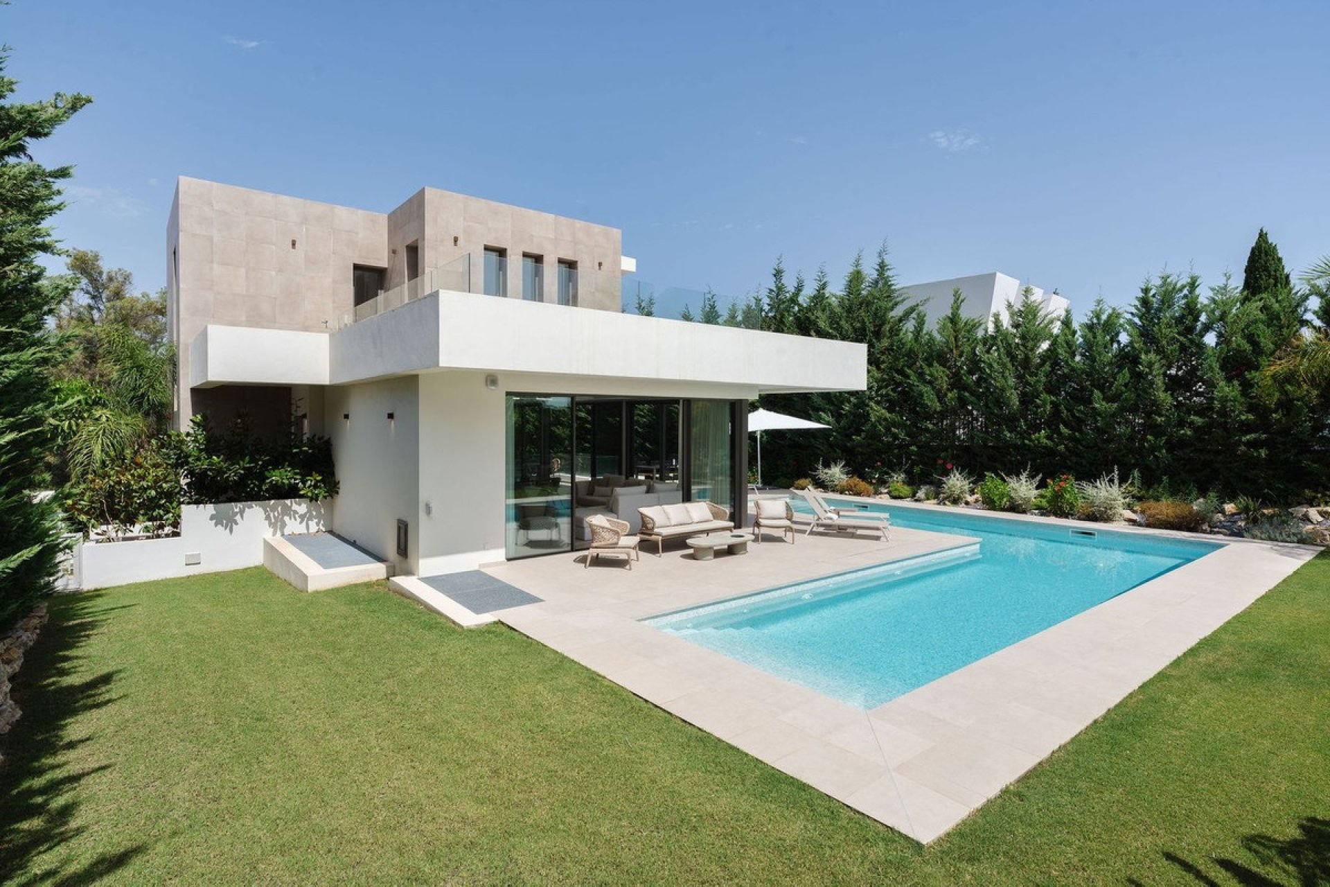 Reventa - Villa -
Nueva Andalucía - Costa del Sol