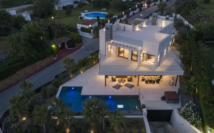 Reventa - Villa -
Nueva Andalucía - Costa del Sol