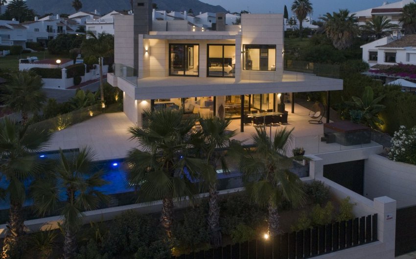 Reventa - Villa -
Nueva Andalucía - Costa del Sol
