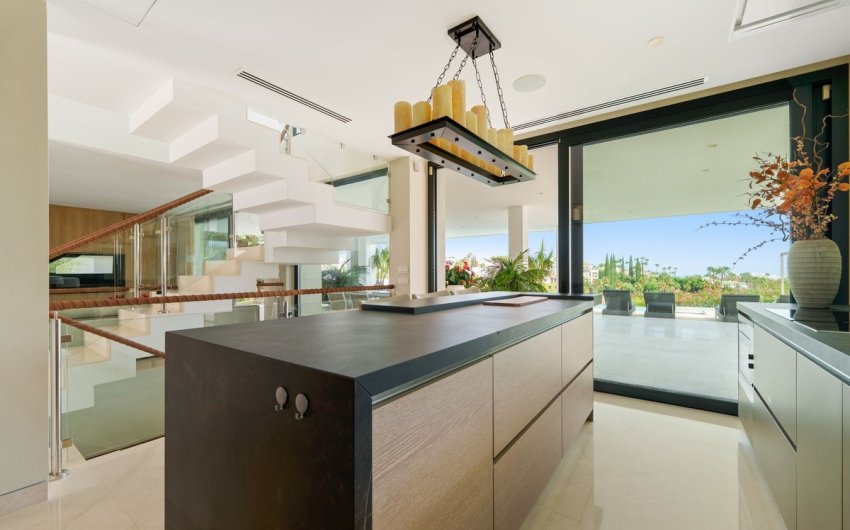 Reventa - Villa -
Nueva Andalucía - Costa del Sol