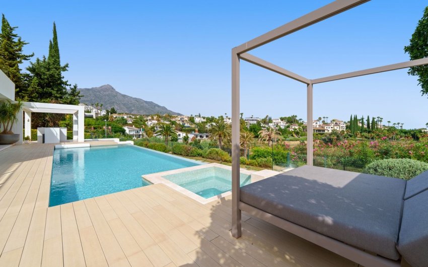 Reventa - Villa -
Nueva Andalucía - Costa del Sol