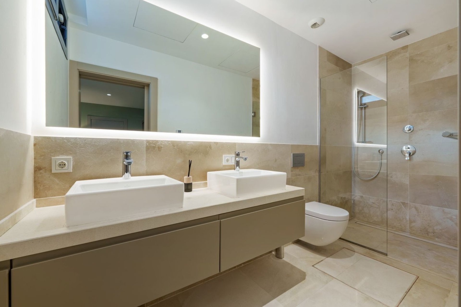 Reventa - Villa -
Nueva Andalucía - Costa del Sol