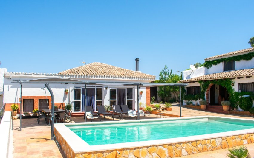 Reventa - Villa -
Onil