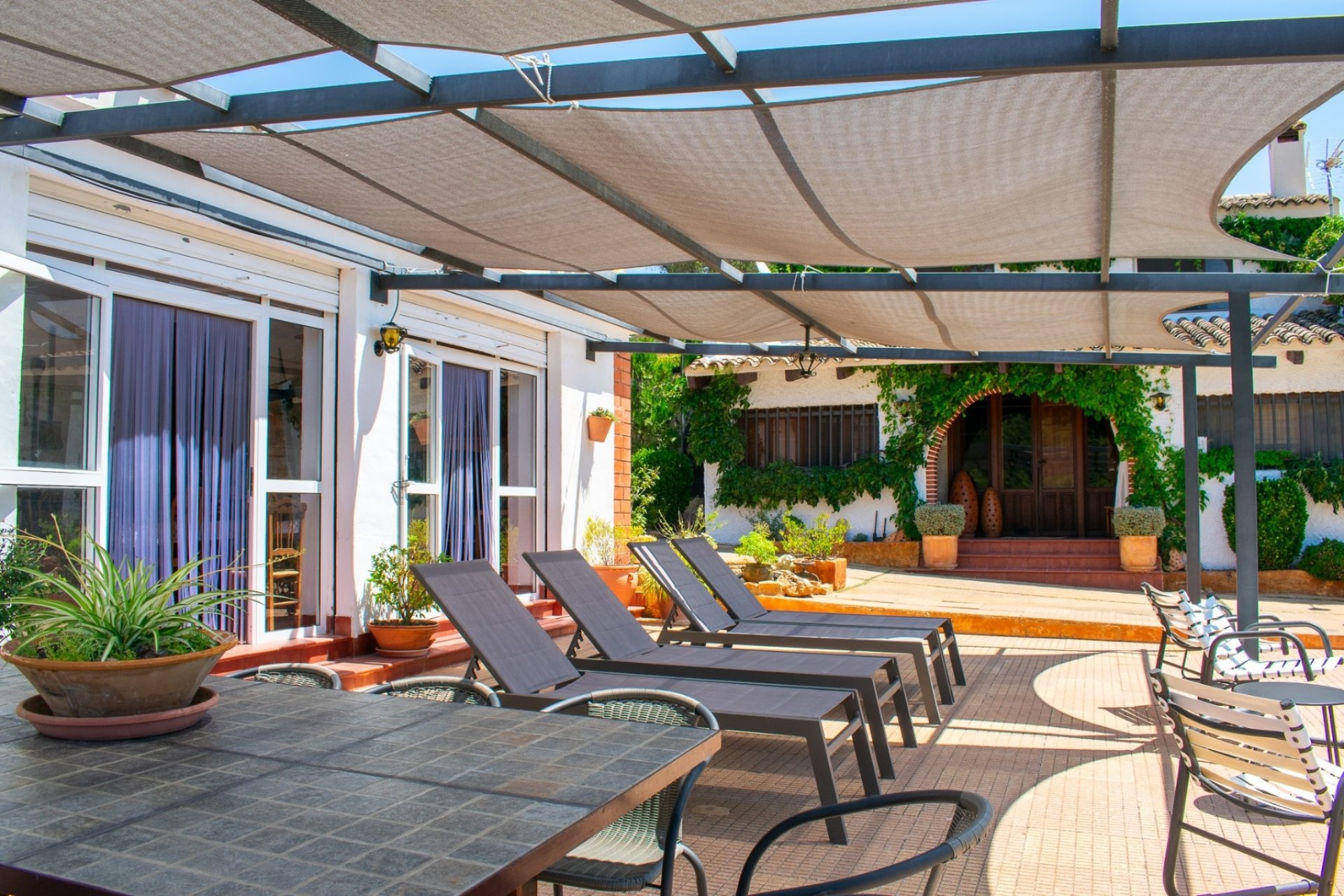 Reventa - Villa -
Onil