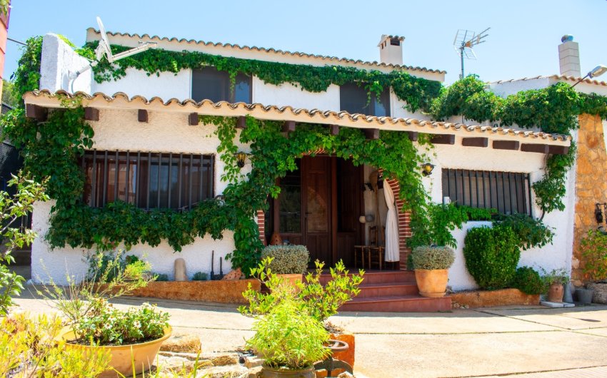 Reventa - Villa -
Onil