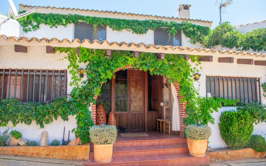 Reventa - Villa -
Onil