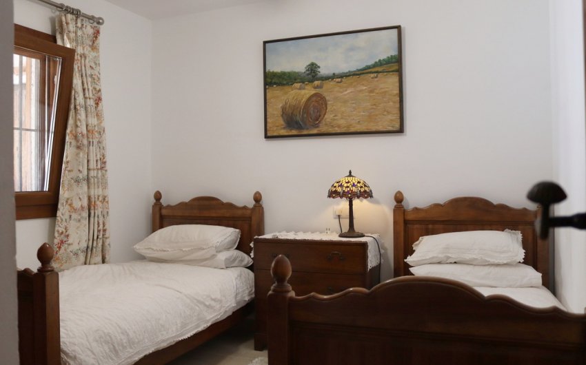Reventa - Villa -
Orba - Inland
