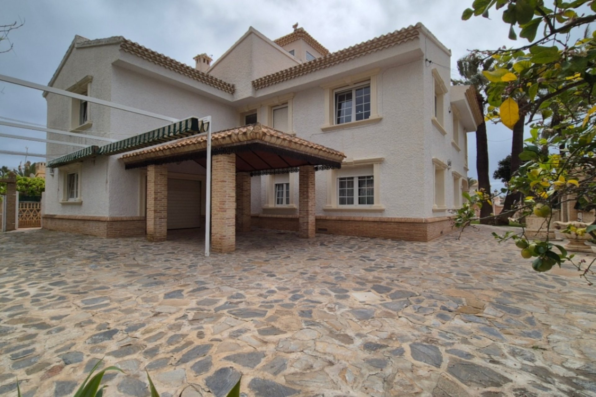 Reventa - Villa -
Orihuela - Costa Blanca