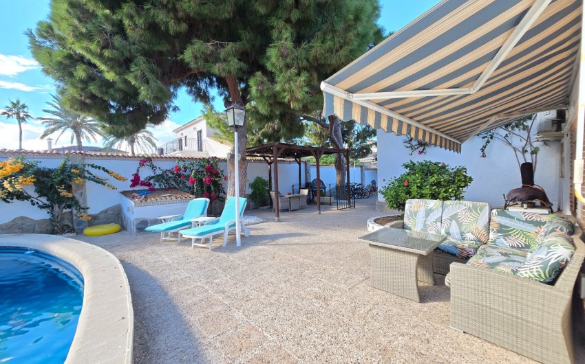 Reventa - Villa * -
Orihuela Costa - Cabo Roig *