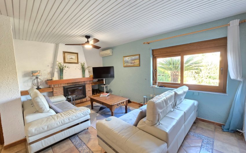 Reventa - Villa * -
Orihuela Costa * - Cabo Roig *