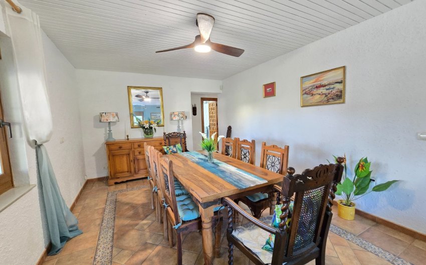 Reventa - Villa * -
Orihuela Costa * - Cabo Roig *