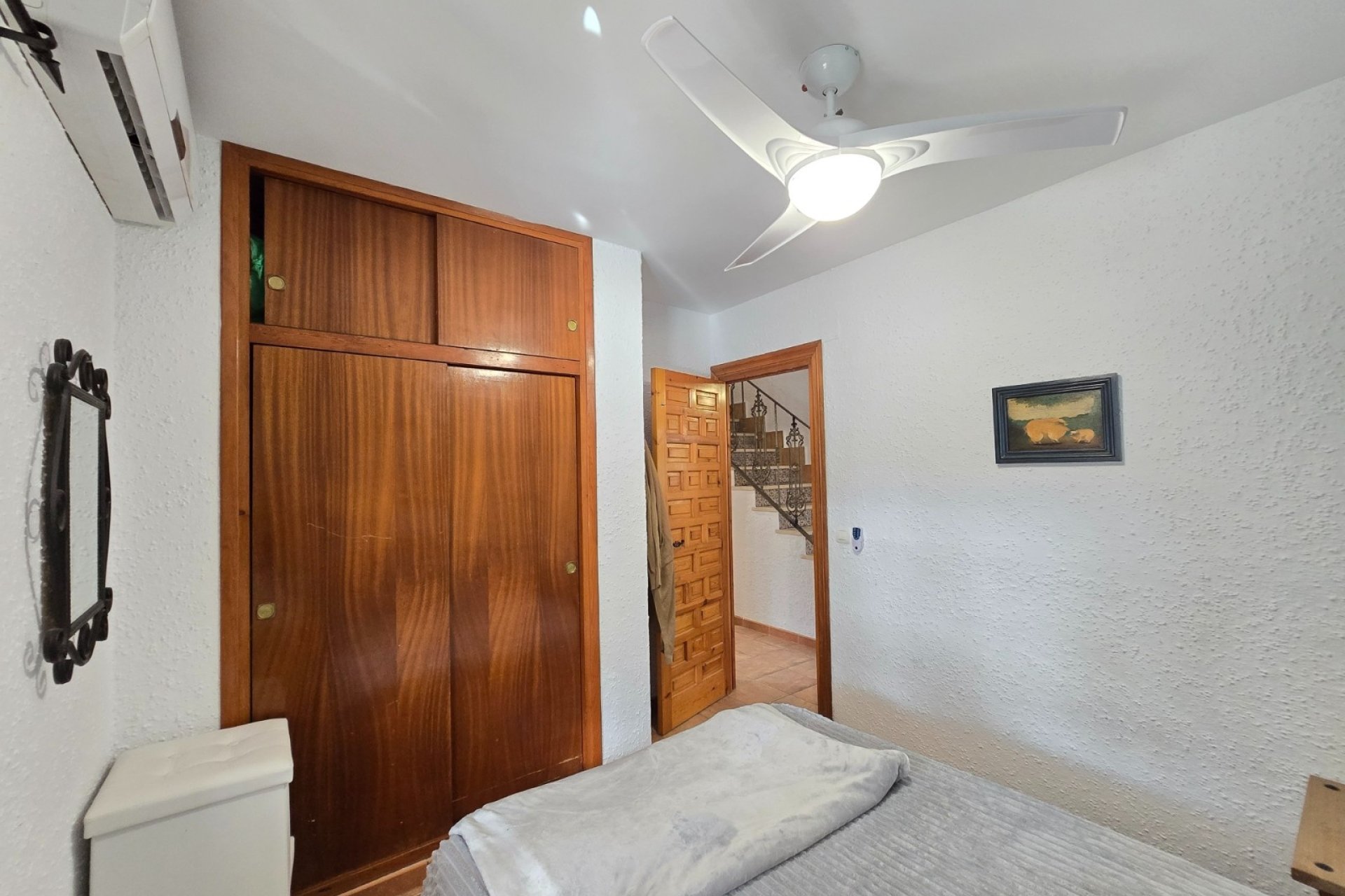 Reventa - Villa * -
Orihuela Costa * - Cabo Roig *