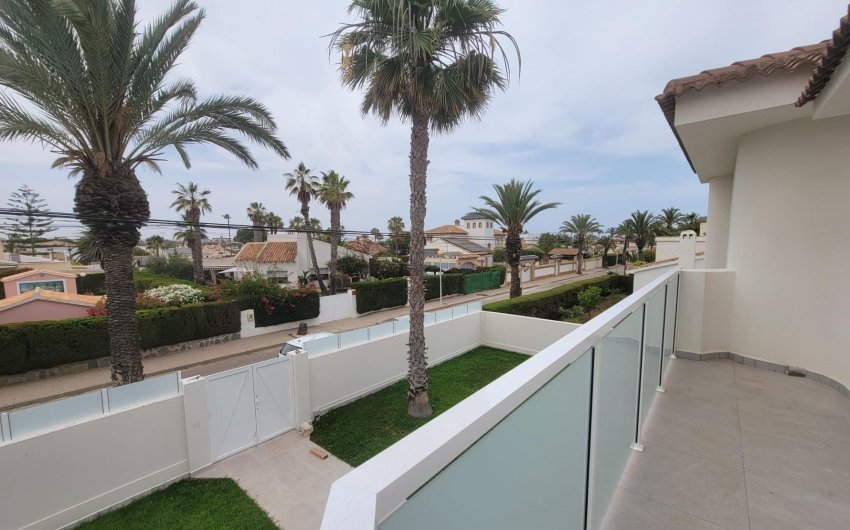 Reventa - Villa -
Orihuela Costa - Cabo Roig