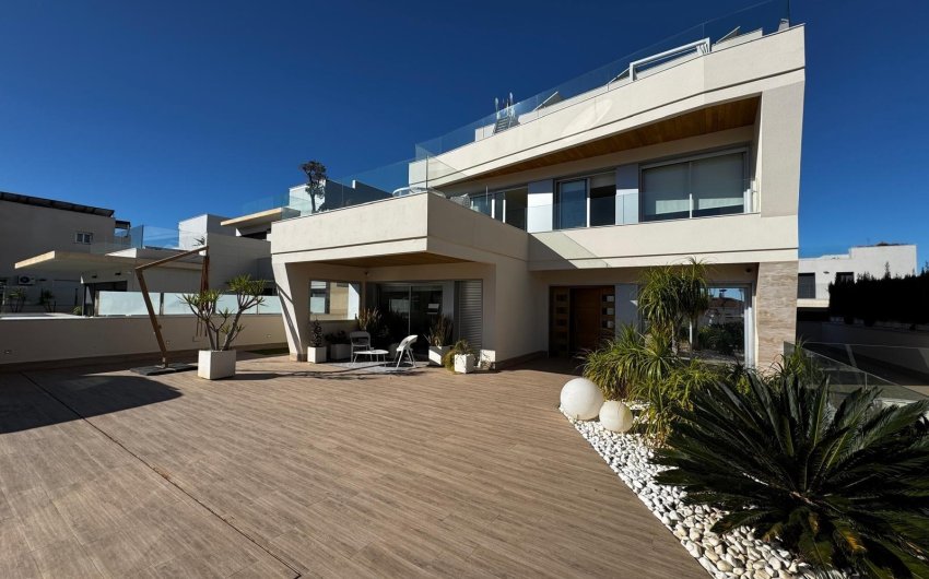 Reventa - Villa -
Orihuela Costa - Campoamor