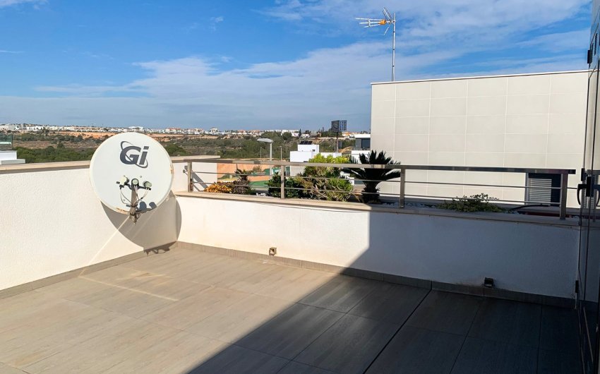 Reventa - Villa -
Orihuela Costa - Campoamor