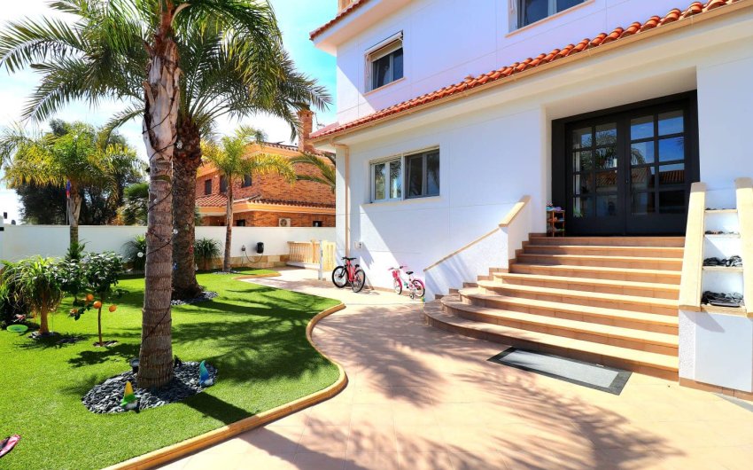 Reventa - Villa -
Orihuela Costa - Campoamor