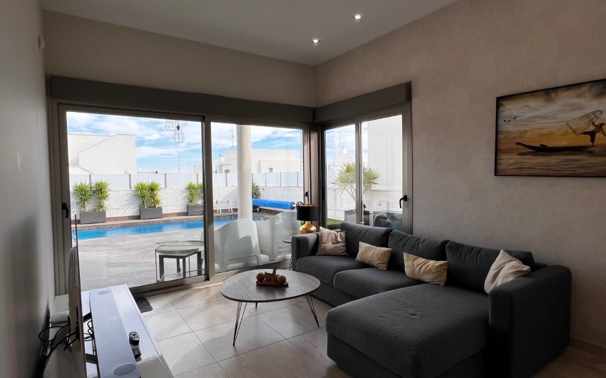 Reventa - Villa -
Orihuela Costa - Costa Blanca