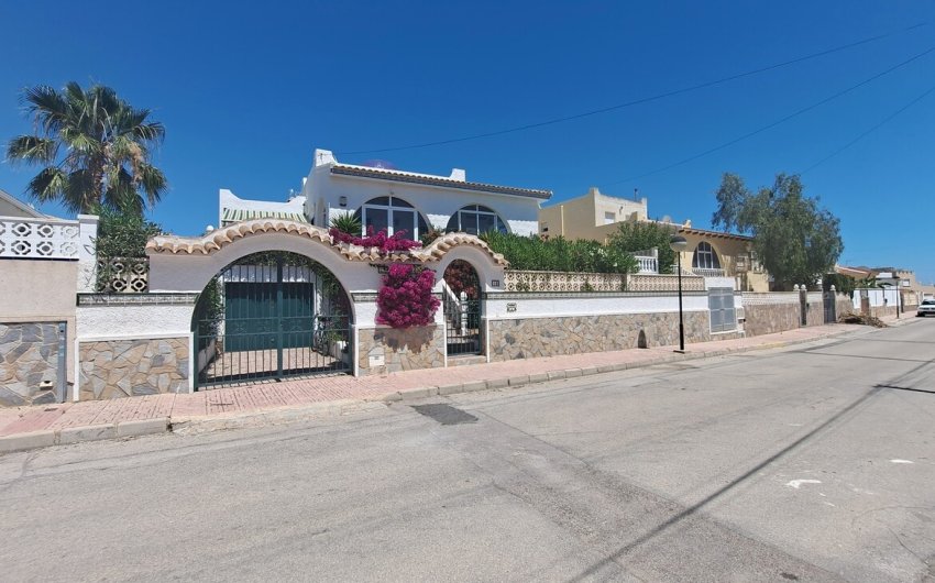 Reventa - Villa -
Orihuela Costa - Costa Blanca