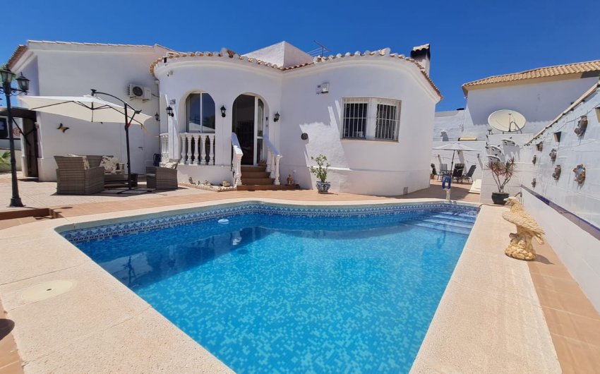 Reventa - Villa -
Orihuela Costa - Costa Blanca