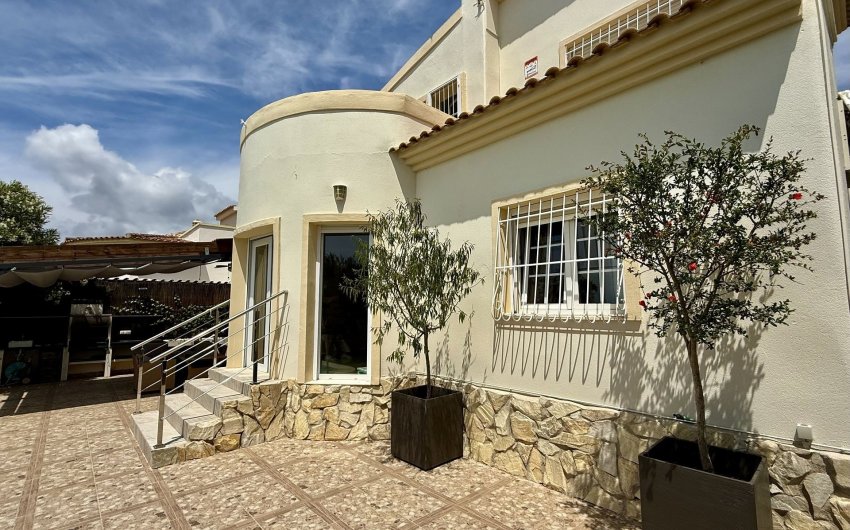 Reventa - Villa -
Orihuela Costa - Costa Blanca