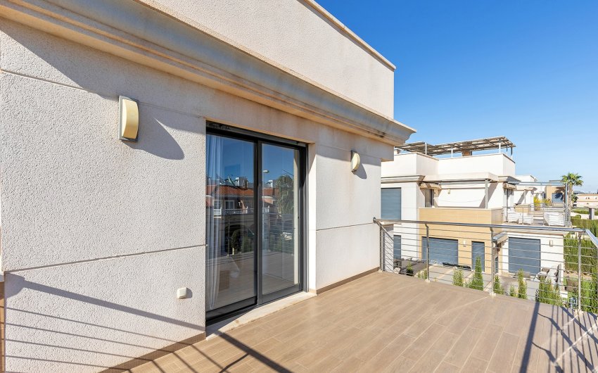 Reventa - Villa -
Orihuela Costa - Costa Blanca