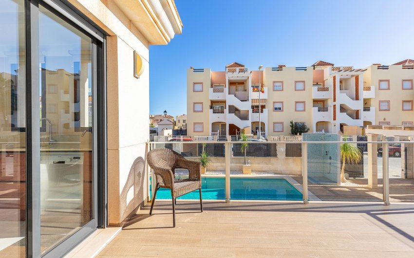 Reventa - Villa -
Orihuela Costa - Costa Blanca