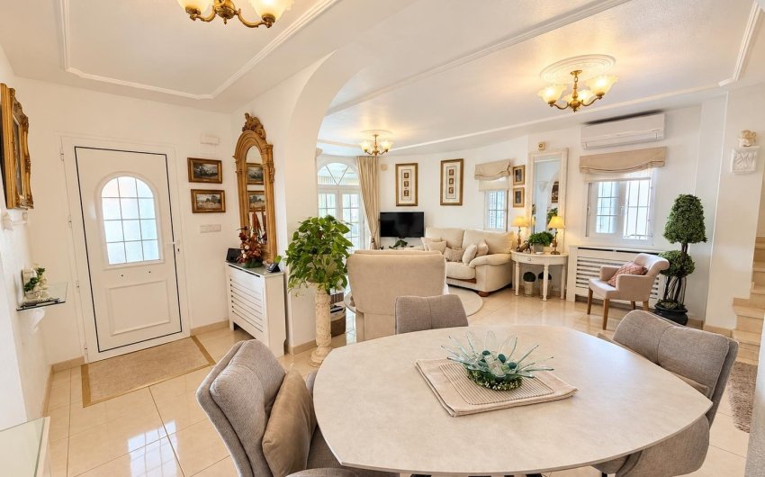 Reventa - Villa -
Orihuela Costa - Costa Blanca