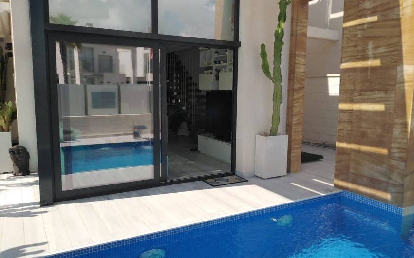 Reventa - Villa -
Orihuela Costa - Costa Blanca