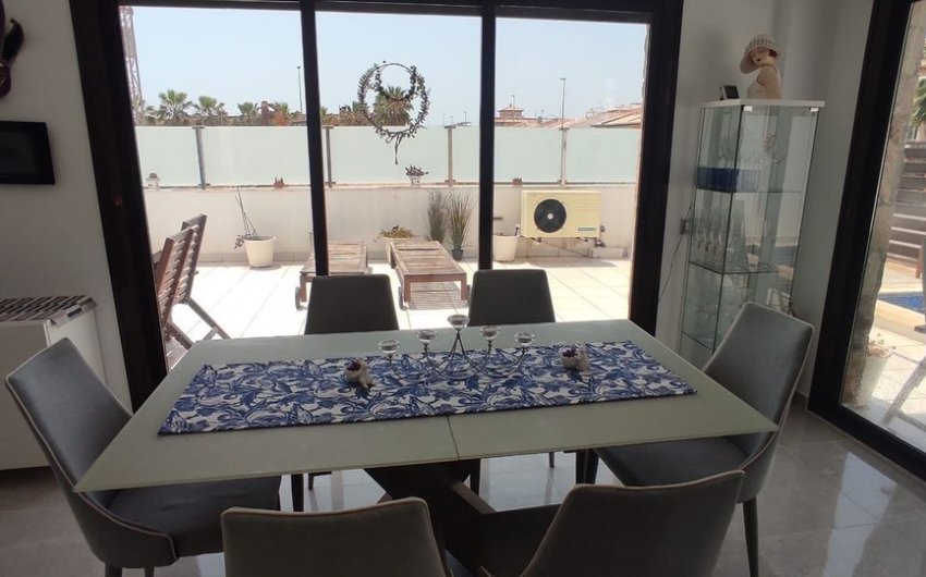 Reventa - Villa -
Orihuela Costa - Costa Blanca