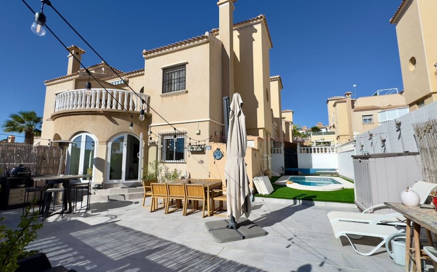 Reventa - Villa -
Orihuela Costa - Costa Blanca