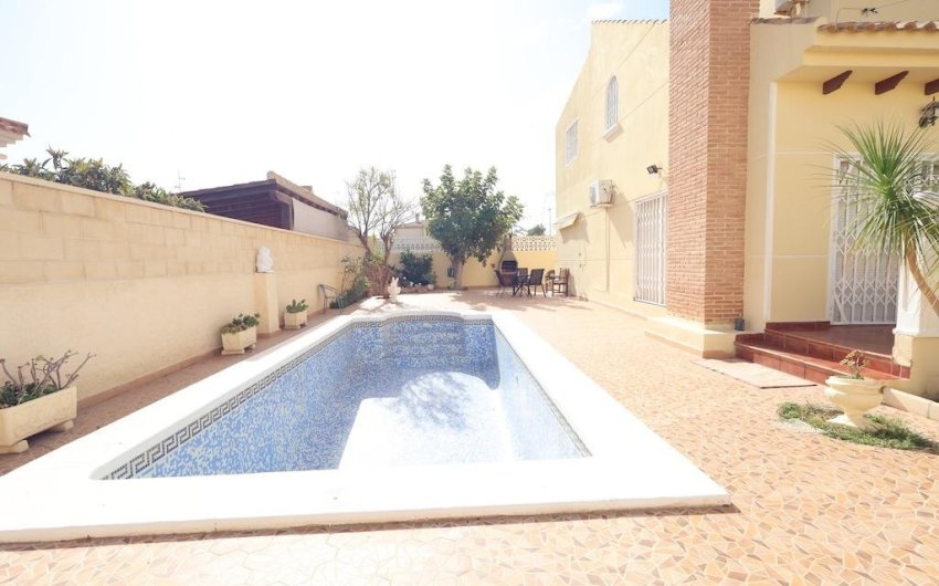 Reventa - Villa -
Orihuela Costa - Costa Blanca