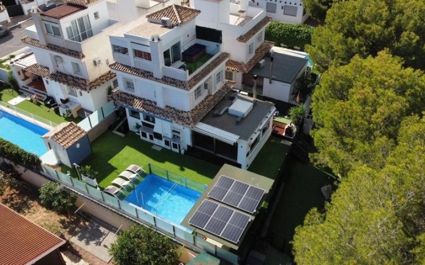 Reventa - Villa -
Orihuela Costa - Costa Blanca