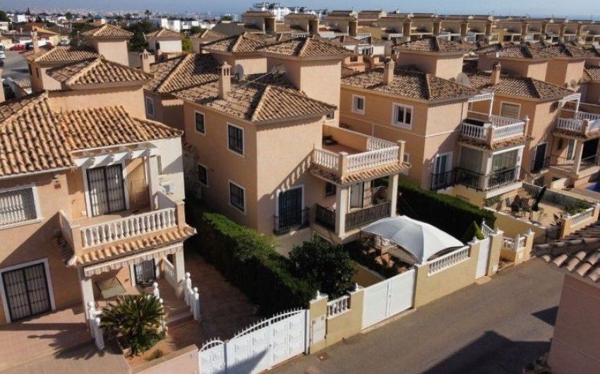 Reventa - Villa -
Orihuela Costa - Costa Blanca