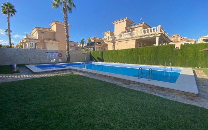 Reventa - Villa -
Orihuela Costa - Costa Blanca