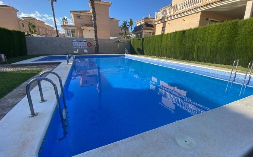 Reventa - Villa -
Orihuela Costa - Costa Blanca