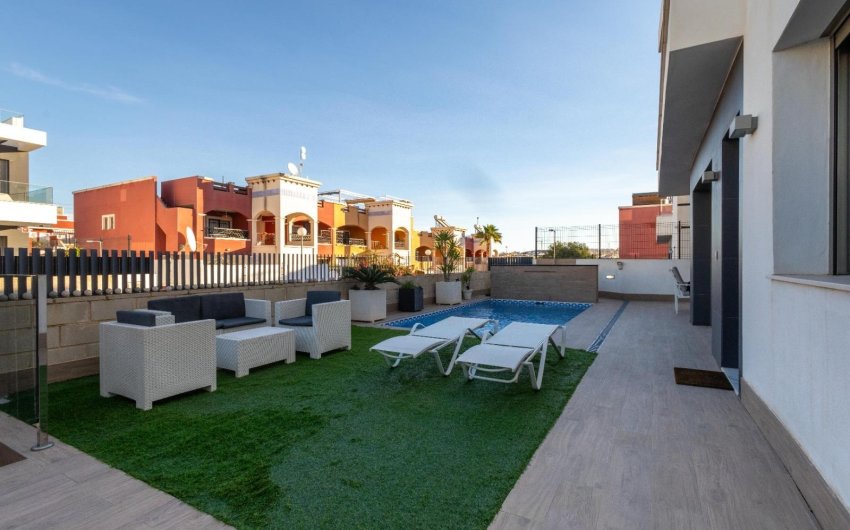 Reventa - Villa -
Orihuela Costa - Costa Blanca